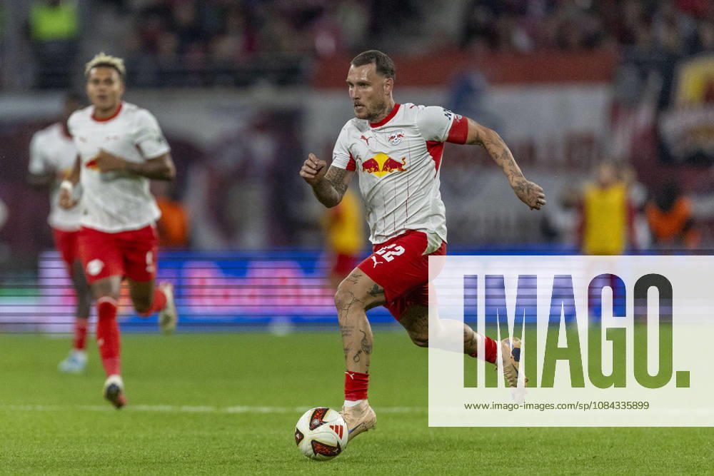 GER, Leipzig, Fussball, Bundesliga, 5. Spieltag, RB Leipzig vs. Eintracht Frankfurt im Bild v.l.: David Raum (RB Leipzig 22), Aktion mit Ball 10.10.2026, Red-Bull Arena Leipzig DFL DFB REGULATIONS PROHIBIT ANY USE OF PHOTOGRAPHS AS IMAGE SEQUENCES AND OR QUASI-VIDEO, Leipzig Red-Bull Arena Sachsen Germany