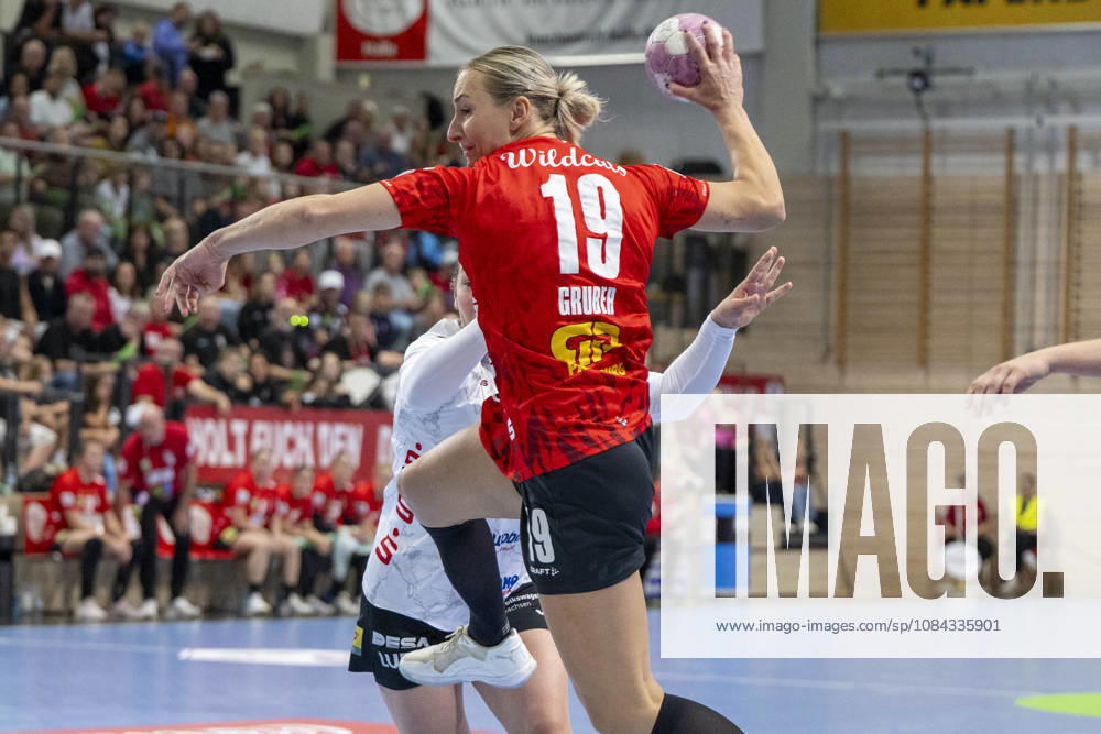 Alsco Handball Bundesliga Frauen, Saison 2026 2027 SV Union Halle-Neustadt vs.BSV Sachsen Zwickau Halle, Deutschland 09.September 2026: Im Bild:Lea Gruber (Halle) mit Ball, Halle Saale SWH Arena Sachsen-Anhalt Deutschland