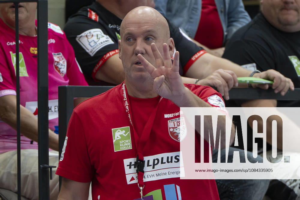 Alsco Handball Bundesliga Frauen, Saison 2026 2027 SV Union Halle-Neustadt vs.BSV Sachsen Zwickau Halle, Deutschland 09.September 2026: Im Bild:Trainer Pether Krautmeyer (Halle) Gestik, Geste, gestikuliert, Halle Saale SWH Arena Sachsen-Anhalt Deutschland