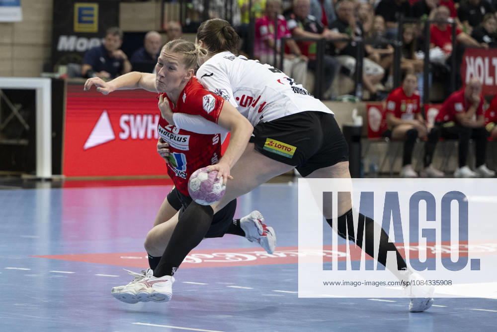 Alsco Handball Bundesliga Frauen, Saison 2026 2027 SV Union Halle-Neustadt vs.BSV Sachsen Zwickau Halle, Deutschland 09.September 2026: Im Bild:v. li. im Zweikampf Marie Polakova (Halle) und Victoria Hasselbusch (Zwickau) Halle Saale SWH Arena Sachsen-Anhalt Deutschland