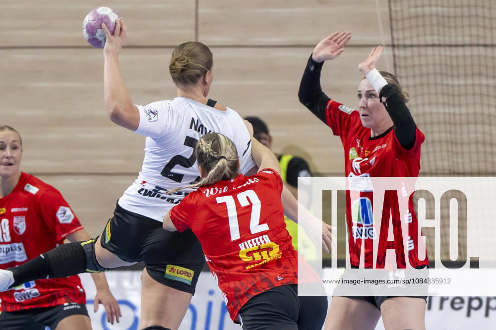 Alsco Handball Bundesliga Frauen, Saison 2026 2027 SV Union Halle-Neustadt vs.BSV Sachsen Zwickau Halle, Deutschland 09.September 2026: Im Bild:v.li.Liv Navne (Zwickau), Ilona Kieffer (Halle) und Tina Wagenlader (Halle) Halle Saale SWH Arena Sachsen-Anhalt Deutschland
