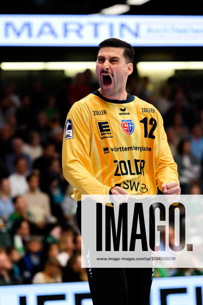 Goeppingen: HBL - 26 27 - Frisch Auf Goeppingen - SG BBM Bietigheim Torhueter Martin Tomovski (Bietigheim) Jubel Freude Emotion Goeppingen EWS Arena Baden-Württemberg Deutschland