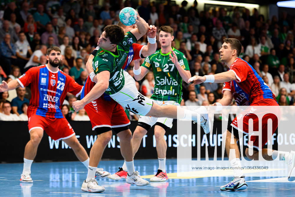 Goeppingen: HBL - 26 27 - Frisch Auf Goeppingen - SG BBM Bietigheim Elias Newel (Goeppingen), Fabian Wiederstein (Bietigheim), Nikola Vlahovic (Bietigheim) Goeppingen EWS Arena Baden-Württemberg Deutschland