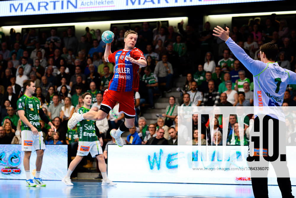Goeppingen: HBL - 26 27 - Frisch Auf Goeppingen - SG BBM Bietigheim Till Hermann (Bietighiem), Torhueter Julian Buchele (Goeppingen) Goeppingen EWS Arena Baden-Württemberg Deutschland