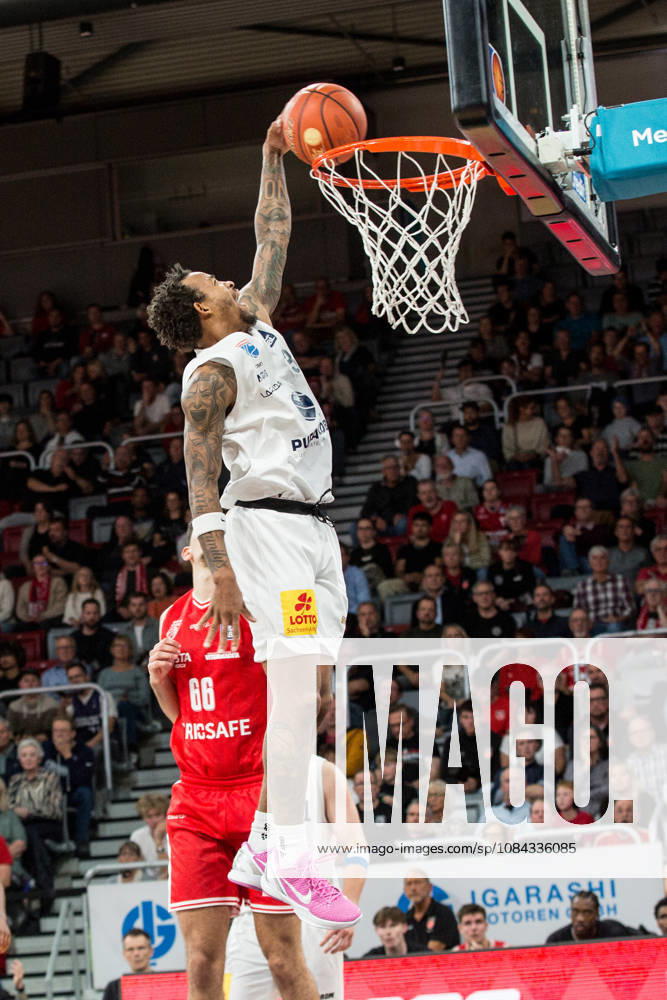 Bamberg, Deutschland 10. Oktober 2026: easyCredit BBL - 2026 2027 - 5. Spieltag - BMA365 Bamberg Baskets gegen Syntainics MBC Im Bild: Jordan Jones (Bamberg) beim Korbleger Brose Arena Bayern