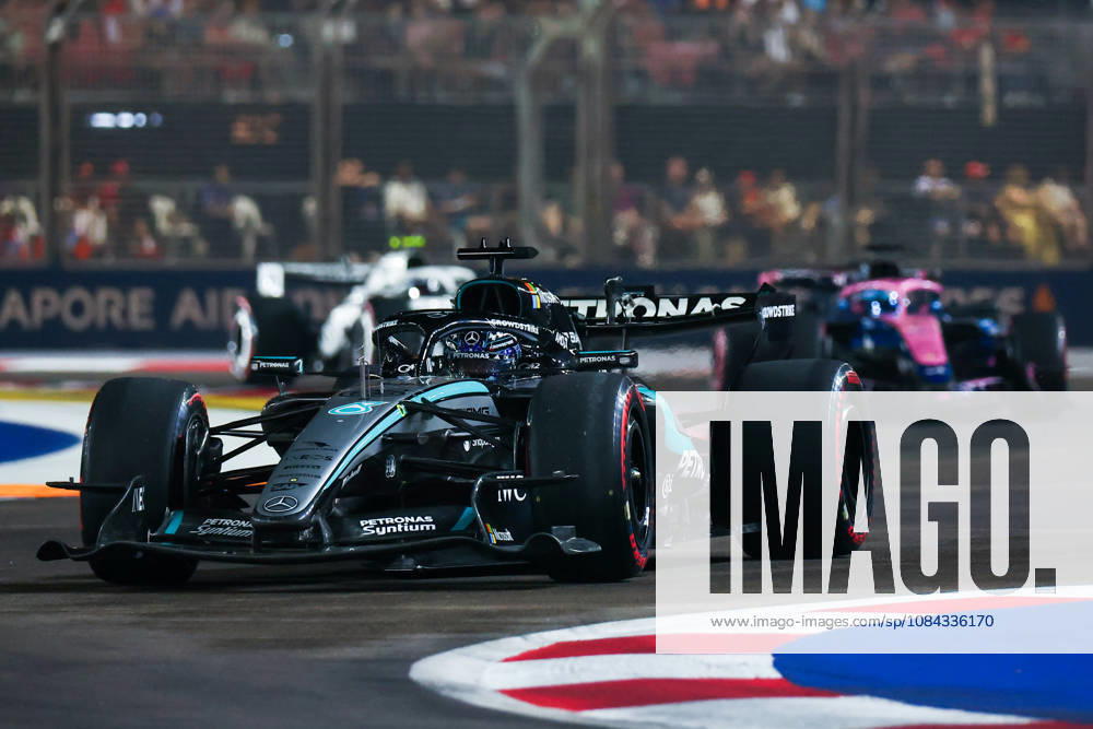 2026 Formula 1 Singapore Grand Prix SINGAPORE - OCT 10: Mercedes s George Russell and other teams during the Qualifying Session at the Formula One Grand Prix of Singapore, at the Marina Bay Street Circuit in Singapore, on October 10, 2026. Daniel Ceng Anadolu Singapore Singapore. Editorial use only. Please get in touch for any other usage.