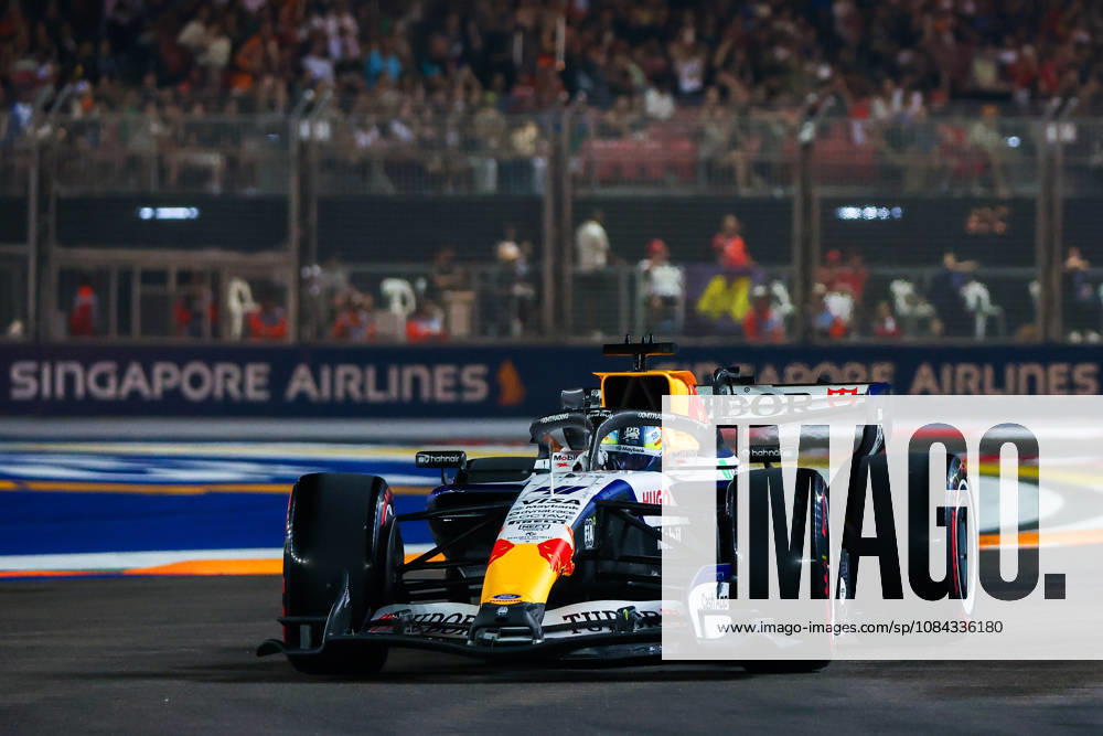 2026 Formula 1 Singapore Grand Prix SINGAPORE - OCT 10: Racing Bulls s driver Arvid Lindblad during the Qualifying Session at the Formula One Grand Prix of Singapore, at the Marina Bay Street Circuit in Singapore, on October 10, 2026. Daniel Ceng Anadolu Singapore Singapore. Editorial use only. Please get in touch for any other usage.