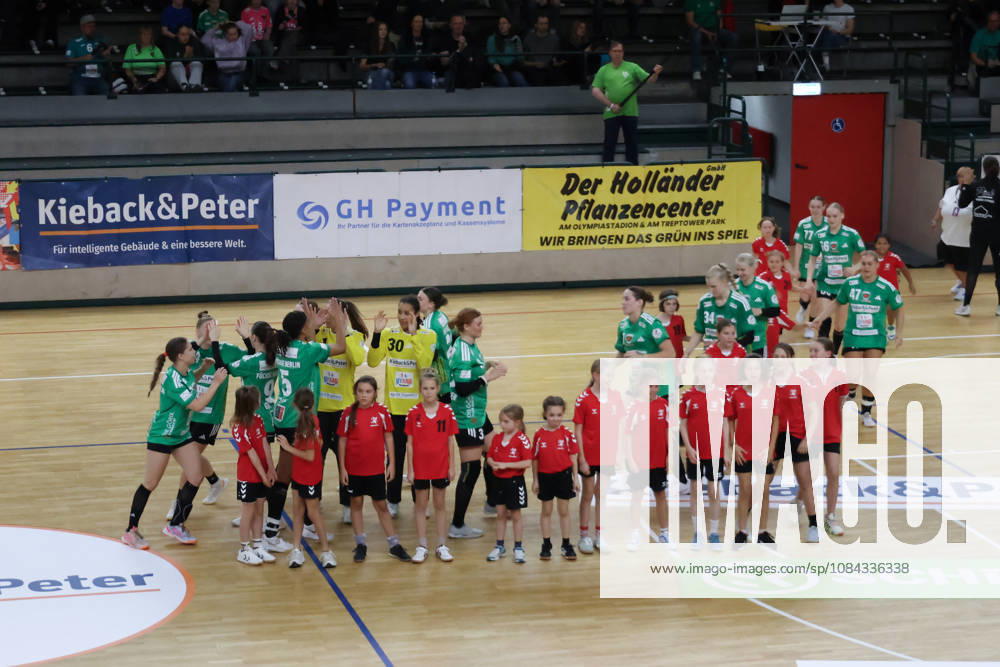 2026_10_10, Reinickendorfer Füchse Frauen-SG Nürtingen-Zizishausen, 5. Spieltag , 2. Bundesliga ,HBF,Handball, Sömmeringhalle Einlauf der Füchse Berlin Berlin Germany