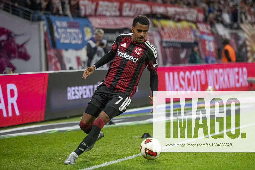 GER, Leipzig, Fussball, Bundesliga, 5. Spieltag, RB Leipzig vs. Eintracht Frankfurt im Bild v.l.: Ansgar Knauff (Eintracht Frankfurt 07), 10.10.2026, Red-Bull Arena Leipzig DFL DFB REGULATIONS PROHIBIT ANY USE OF PHOTOGRAPHS AS IMAGE SEQUENCES AND OR QUASI-VIDEO, Leipzig Red-Bull Arena Sachsen Germany