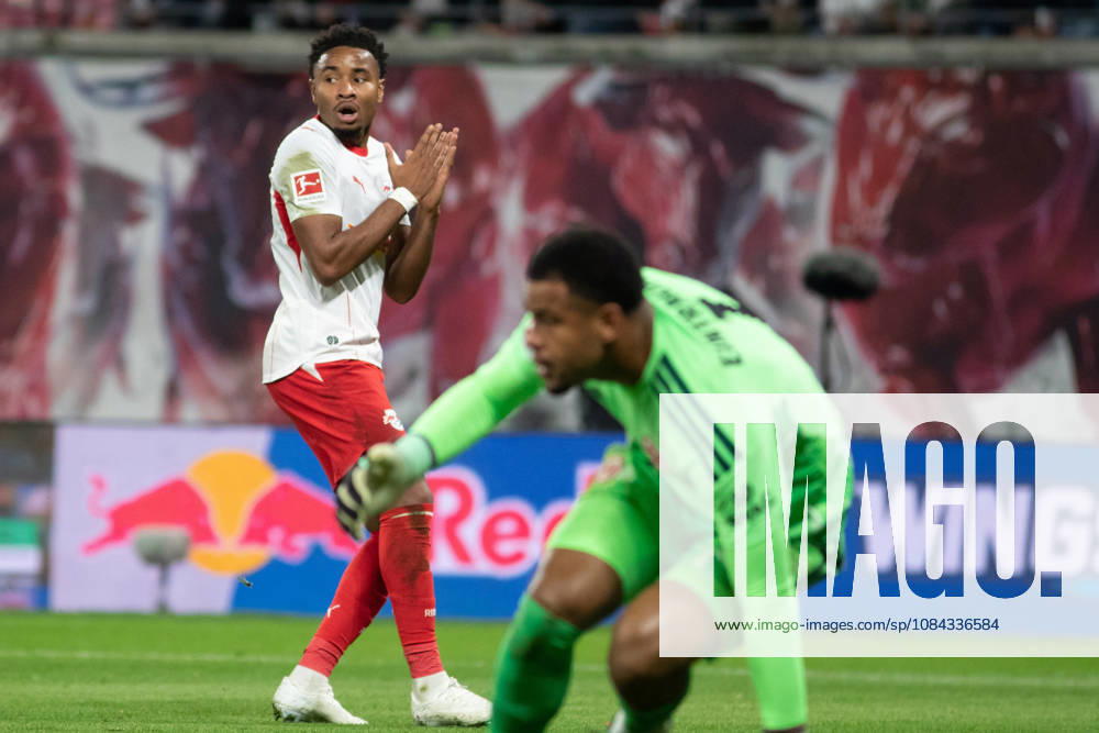 1. Fußball Bundesliga: RB Leipzig - Eintracht Frankfurt; 10.10.2026 Christopher Nkunku (28, RB Leipzig). LEIPZIG, DEUTSCHLAND - OCTOBER 10: Bundesliga-Spiel RB Leipzig - Eintracht Frankfurt in der Red Bull Arena am 5. Spieltag der 1. Bundesliga am October 10, 2026 in Leipzig, Deutschland. DFL REGULATIONS PROHIBIT ANY USE OF PHOTOGRAPHS AS IMAGE SEQUENCES AND OR QUASI-VIDEO.