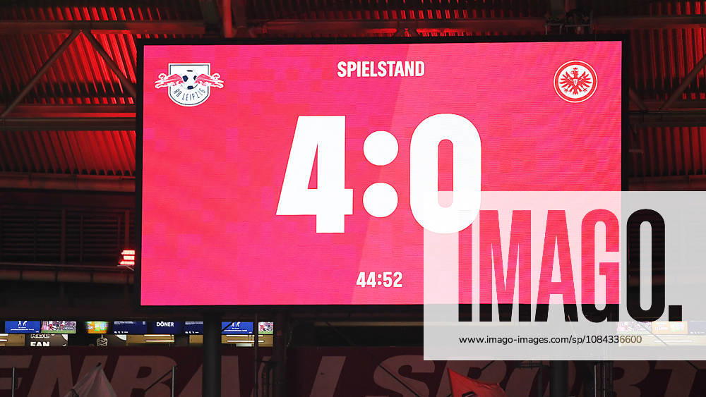 Fußball Bundesliga, Saison 2026 2027, 5. Spieltag, RB Leipzig vs. SGE Eintracht Frankfurt (10.10.2026) Anzeigetafel mit dem Halbzeit 4:0 beim Bundesliga-Spiel Leipzig gegen Eintracht Frankfurt (10.10.2026). Leipzig Sachsen Deutschland Red-Bull Arena