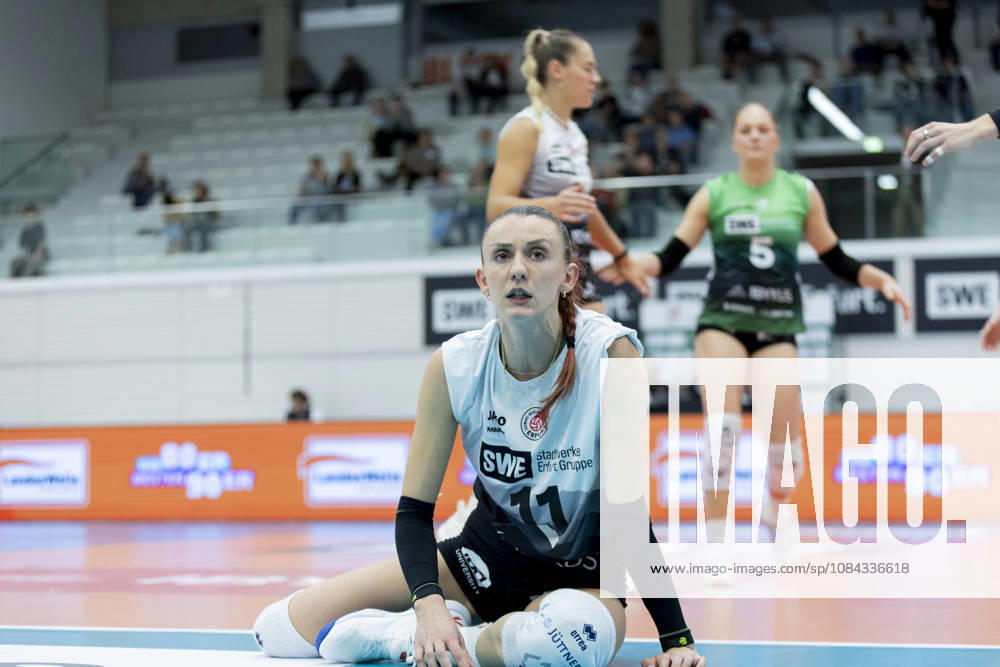 DEKRA 1. Bundesliga Frauen: Schwarz-Weiss Erfurt vs. Rote Raben Vilsbiburg; Erfurt; 10.10.2026 Isabel Petra KovaÄić ( 11; Schwarz-Weiss Erfurt) DEKRA 1. Bundesliga Frauen: Schwarz-Weiss Erfurt vs. Rote Raben Vilsbiburg; Riethsporthalle Erfurt