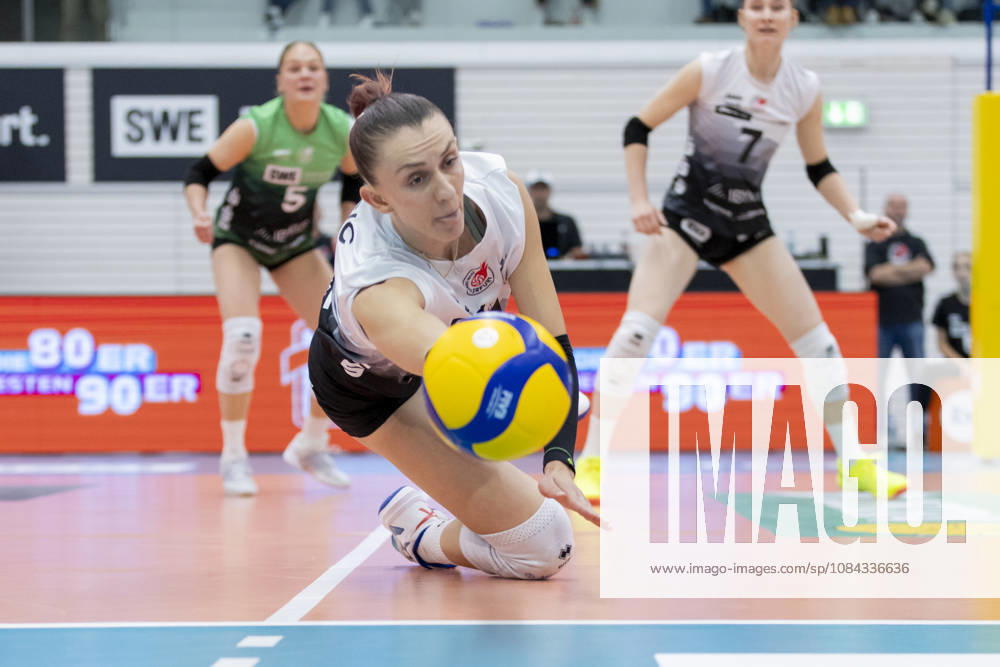 DEKRA 1. Bundesliga Frauen: Schwarz-Weiss Erfurt vs. Rote Raben Vilsbiburg; Erfurt; 10.10.2026 Isabel Petra KovaÄić ( 11; Schwarz-Weiss Erfurt) DEKRA 1. Bundesliga Frauen: Schwarz-Weiss Erfurt vs. Rote Raben Vilsbiburg; Riethsporthalle Erfurt
