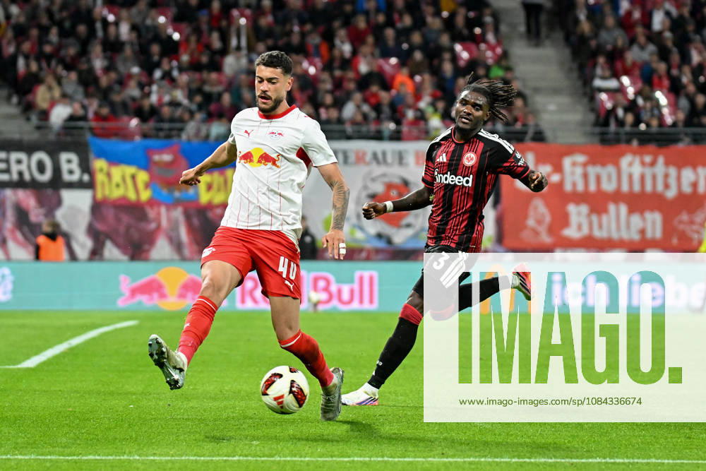 Fußball I Herren I Saison 2026-2027 I Bundesliga I 5. Spieltag I RB Leipzig - Eintracht Frankfurt I 10.10.2026 Romulo Cardoso Da Cruz (40, RB Leipzig), Lilian Brassier (3, Eintracht Frankfurt) Leipzig Red Bull Arena Sachsen Deutschland