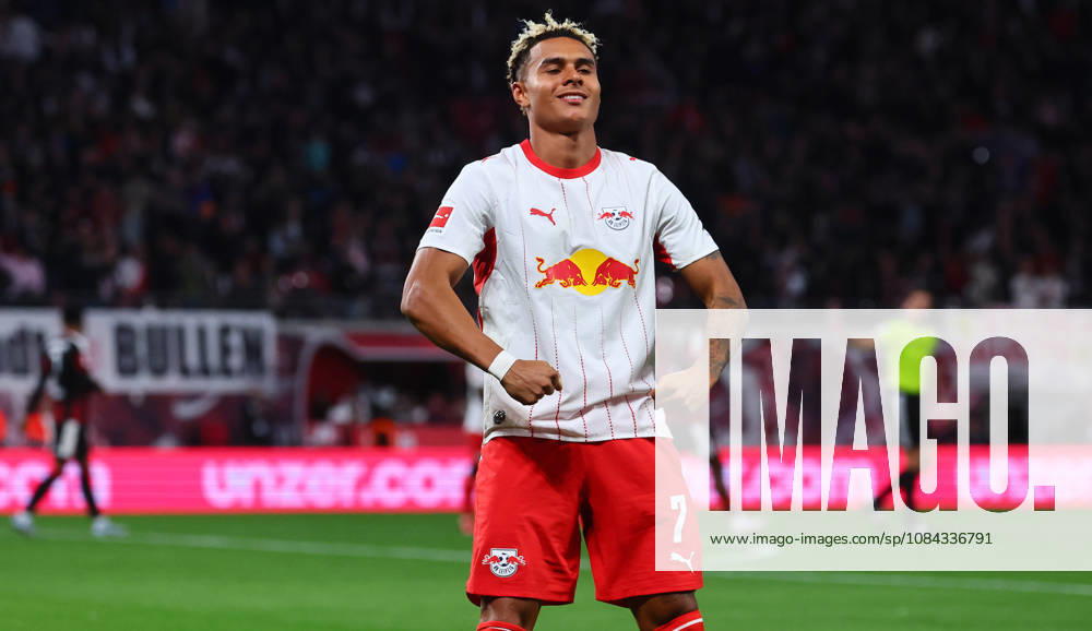 RB Leipzig - Frankfurt Bundesliga Leipzig, 10.10.2026, Red Bull Arena, Fussball, Bundesliga, Spieltag 5 , RB Leipzig vs. SG Eintracht Frankfurt , Tor für Leipzig zum5:0. Im Bild: Torschütze Antonio Nusa (7, RB Leipzig), Torjubel. ,