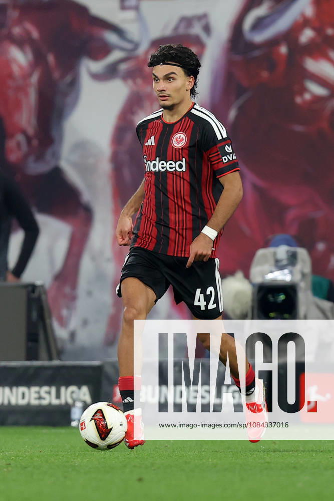 Fussball 1.Bundesliga, RB Leipzig - Eintracht Frankfurt v.l. Can Uzun (Eintracht Frankfurt) Freisteller Leipzig