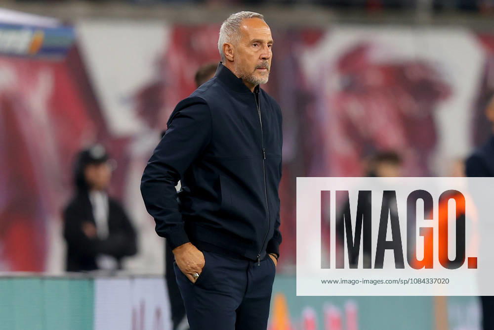 Fussball 1.Bundesliga, RB Leipzig - Eintracht Frankfurt v.l. Trainer Adolf Adi Hütter (Eintracht Frankfurt) Leipzig