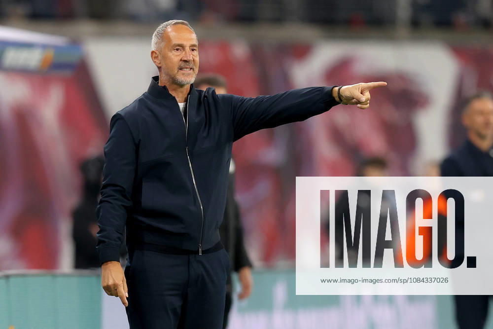 Fussball 1.Bundesliga, RB Leipzig - Eintracht Frankfurt v.l. Trainer Adolf Adi Hütter (Eintracht Frankfurt) Leipzig
