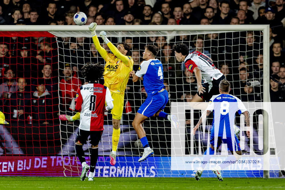 ROTTERDAM - AZ Alkmaar goalkeeper Jari De Busser, AZ Alkmaar defender Lewis Schouten, SC Feyenoord Rotterdam forward Nacho Ferri during the Vriendenloterij Eredivisie match between Feyenoord and AZ at De Kuip on 10 October 2026 in Rotterdam, Netherlands. (Photo by DeFodi Images) -