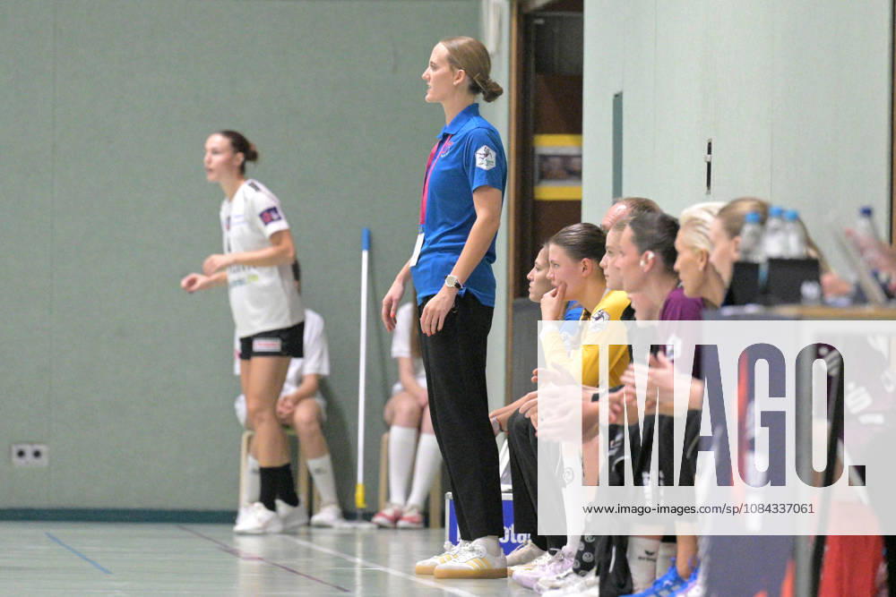 Miriam Hirsch (TusSies Metzingen, Trainerin) TusSies Metzingen vs. SCM Ramnicu Valcea, Handball, EHF, Europa Leauge Qualifikation Rueckspiel, Saison 2026 2027, 10.10.2026 TusSies Metzingen vs. SCM Ramnicu Valcea, Handball, EHF, Europa Leauge Qualifikation Rueckspiel, Saison 2026 2027, 10.10.2026 Metzingen