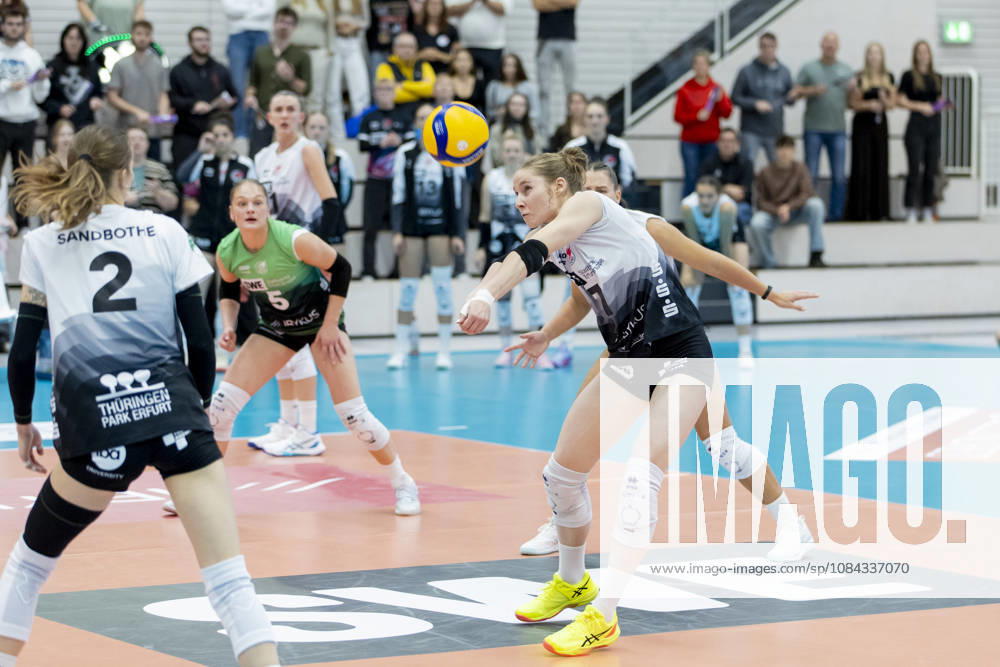 DEKRA 1. Bundesliga Frauen: Schwarz-Weiss Erfurt vs. Rote Raben Vilsbiburg; Erfurt; 10.10.2026 Teresa Ziegenbalg ( 7; Schwarz-Weiss Erfurt) DEKRA 1. Bundesliga Frauen: Schwarz-Weiss Erfurt vs. Rote Raben Vilsbiburg; Riethsporthalle Erfurt