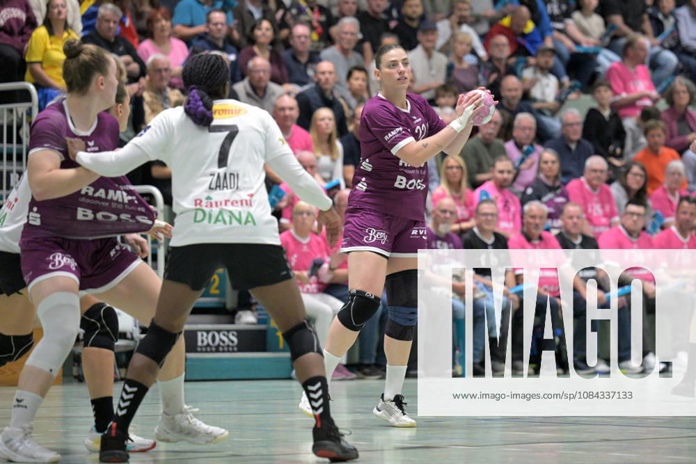 Gabriela Clausson Bitolo (TusSies Metzingen, 22) am Ball TusSies Metzingen vs. SCM Ramnicu Valcea, Handball, EHF, Europa Leauge Qualifikation Rueckspiel, Saison 2026 2027, 10.10.2026 TusSies Metzingen vs. SCM Ramnicu Valcea, Handball, EHF, Europa Leauge Qualifikation Rueckspiel, Saison 2026 2027, 10.10.2026 Metzingen
