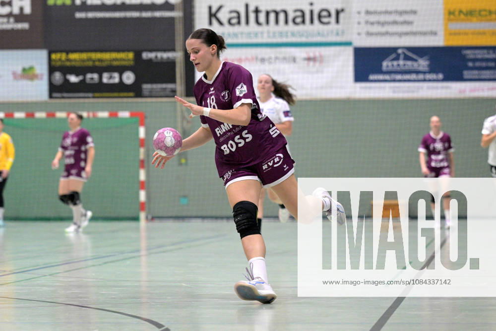 Santina Sabatnig (TusSies Metzingen, 18) am Ball TusSies Metzingen vs. SCM Ramnicu Valcea, Handball, EHF, Europa Leauge Qualifikation Rueckspiel, Saison 2026 2027, 10.10.2026 TusSies Metzingen vs. SCM Ramnicu Valcea, Handball, EHF, Europa Leauge Qualifikation Rueckspiel, Saison 2026 2027, 10.10.2026 Metzingen