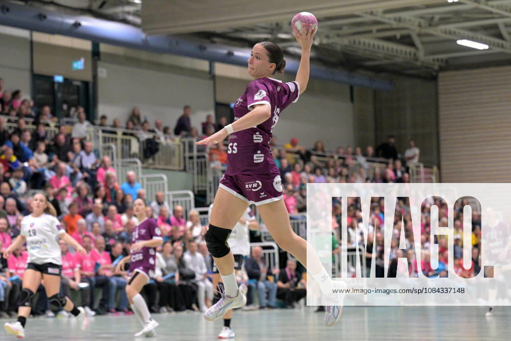 Santina Sabatnig (TusSies Metzingen, 18) beim Torwurf TusSies Metzingen vs. SCM Ramnicu Valcea, Handball, EHF, Europa Leauge Qualifikation Rueckspiel, Saison 2026 2027, 10.10.2026 TusSies Metzingen vs. SCM Ramnicu Valcea, Handball, EHF, Europa Leauge Qualifikation Rueckspiel, Saison 2026 2027, 10.10.2026 Metzingen