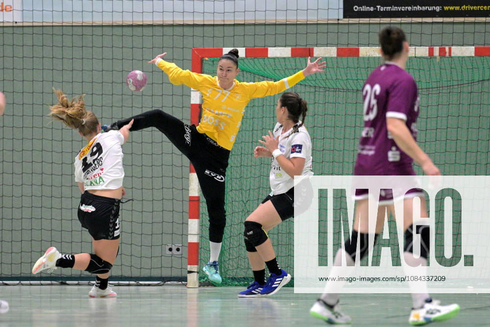 Sara Suba (TusSies Metzingen, 77) im Tor gegen Zoe Sprengers (SCM Ramnicu Valcea, 19) beim Torwurf TusSies Metzingen vs. SCM Ramnicu Valcea, Handball, EHF, Europa Leauge Qualifikation Rueckspiel, Saison 2026 2027, 10.10.2026 TusSies Metzingen vs. SCM Ramnicu Valcea, Handball, EHF, Europa Leauge Qualifikation Rueckspiel, Saison 2026 2027, 10.10.2026 Metzingen