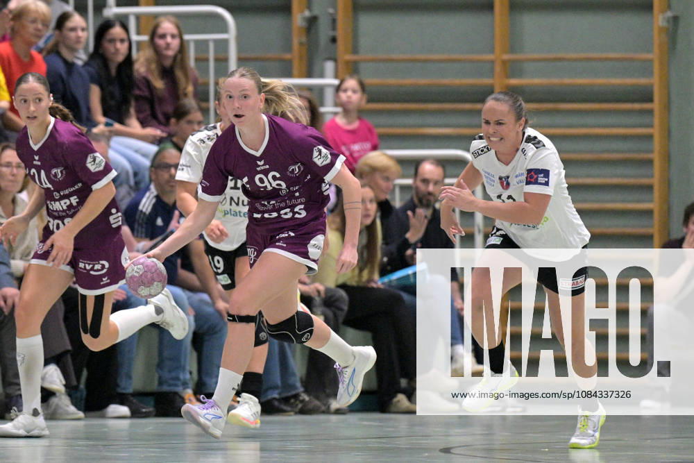 Charlotte Cholevova (TusSies Metzingen, 96) am Ball gegen Amalie Wulff Nielsen (SCM Ramnicu Valcea, 11) TusSies Metzingen vs. SCM Ramnicu Valcea, Handball, EHF, Europa Leauge Qualifikation Rueckspiel, Saison 2026 2027, 10.10.2026 TusSies Metzingen vs. SCM Ramnicu Valcea, Handball, EHF, Europa Leauge Qualifikation Rueckspiel, Saison 2026 2027, 10.10.2026 Metzingen