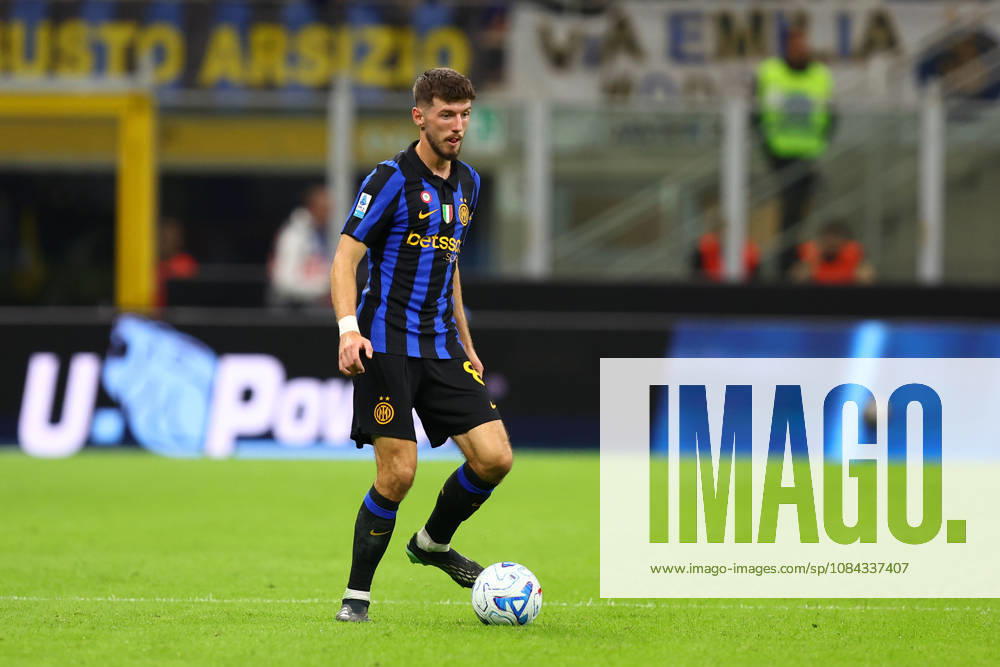 Serie A Fc Internazionale - Parma Calcio Petar Sucic of Fc Internazionale in action during the Serie A match beetween Fc Internazionale and Parma Calcio at Stadio Giuseppe Meazza on October 10 2026 in Milan Italy . Milano Stadio Giuseppe Meazza Italy