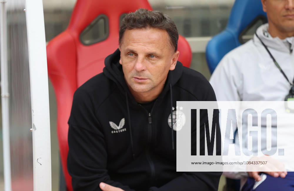 SuperSport HNL, round 09: HNK Hajduk Split v GNK Dinamo Zagreb Head Coach of GNK Dinamo Zagreb Mario Kovacevic during the SuperSport HNL 2026. 2027. round 09 match between HNK Hajduk Split and GNK Dinamo Zagreb at Poljud Stadium in Split, Croatia on October 10, 2026. IvoxCagalj PIXSELL