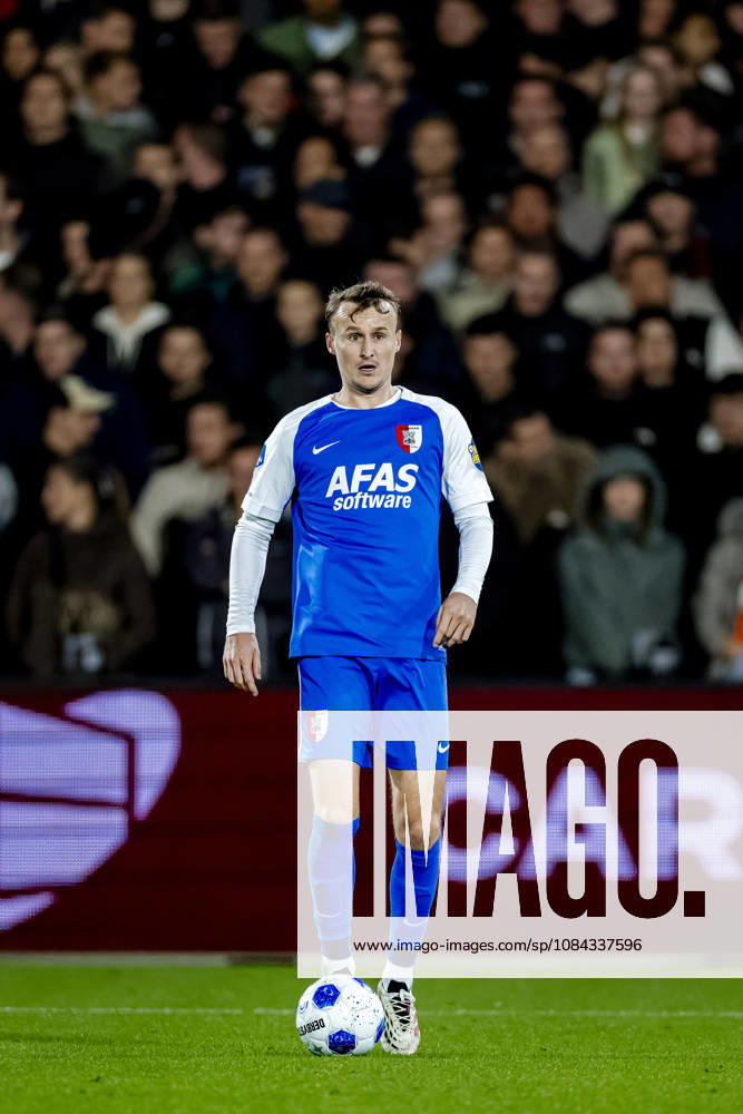 ROTTERDAM - AZ Alkmaar midfielder Peer Koopmeiners during the Vriendenloterij Eredivisie match between Feyenoord and AZ at De Kuip on 10 October 2026 in Rotterdam, Nederland. (Photo by DeFodi Images) -