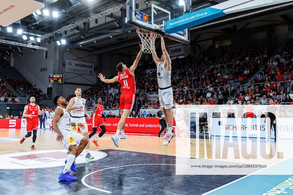 Richard Balint (BMA365 Bamberg Baskets, 11), Borisa Simanic (Syntainics MBC, 22), BMA365 Bamberg Baskets vs. Syntainics MBC, Basketball, easyCredit BBL, 5. Spieltag, 10.10.2026 BMA365 Bamberg Baskets vs. Syntainics MBC, Basketball, easyCredit BBL, 5. Spieltag, 10.10.2026 Bamberg