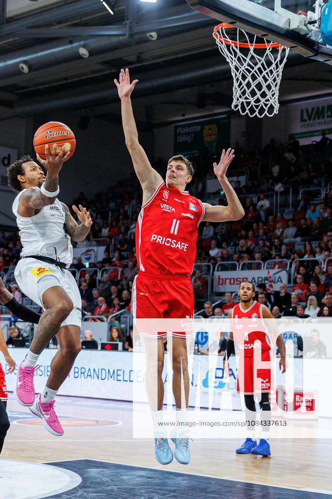 Trevon Scott (BMA365 Bamberg Baskets, 13), DeLonnie Hunt (Syntainics MBC, 03), Richard Balint (BMA365 Bamberg Baskets, 11), BMA365 Bamberg Baskets vs. Syntainics MBC, Basketball, easyCredit BBL, 5. Spieltag, 10.10.2026 BMA365 Bamberg Baskets vs. Syntainics MBC, Basketball, easyCredit BBL, 5. Spieltag, 10.10.2026 Bamberg