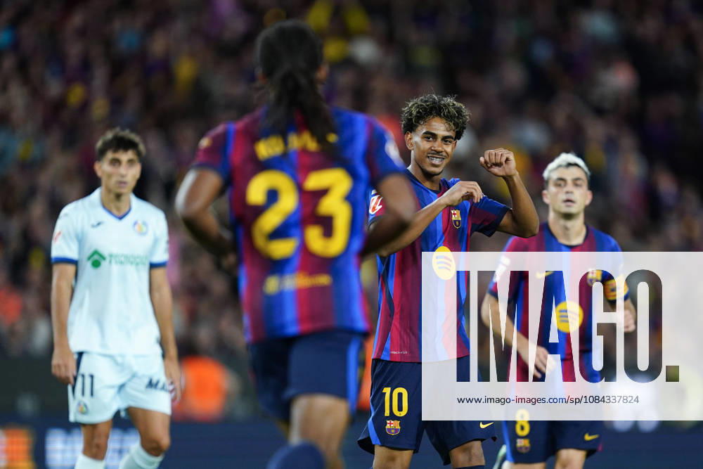 ESP: FC Barcelona, Barca - Getafe CF. La Liga EA Sports. Matchday 8. Jules Kounde of FC Barcelona celebrates the 3-0 with Lamine Yamal during the La Liga EA Sports match between FC Barcelona and Getafe CF played at Spotify Camp Nou Stadium on 10 Oct 2026 in Barcelona, Spain. kpng