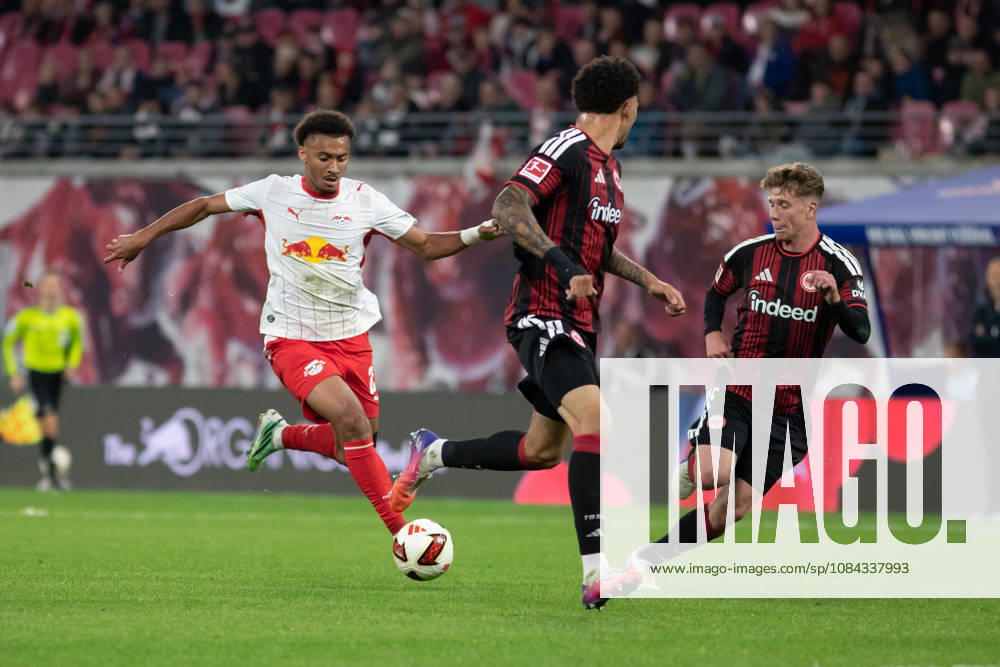 1. Fußball Bundesliga: RB Leipzig - Eintracht Frankfurt; 10.10.2026 Tidiam Gomis (27, RB Leipzig) auf dem Weg zum Tor zum 6:0. LEIPZIG, DEUTSCHLAND - OCTOBER 10: Bundesliga-Spiel RB Leipzig - Eintracht Frankfurt in der Red Bull Arena am 5. Spieltag der 1. Bundesliga am October 10, 2026 in Leipzig, Deutschland. DFL REGULATIONS PROHIBIT ANY USE OF PHOTOGRAPHS AS IMAGE SEQUENCES AND OR QUASI-VIDEO.