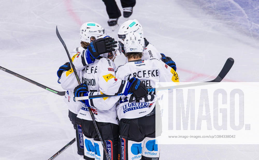 Ice hockey, Eishockey National League Regular Season - ZSC Lions vs HC Frib Zurich, Switzerland, 10th Oct 2026: 3rd minute Fribourg celebrates. 97 Nathan Marchon scores to make it 0-1.
