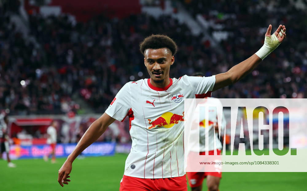 RB Leipzig - Frankfurt Bundesliga Leipzig, 10.10.2026, Red Bull Arena, Fussball, Bundesliga, Spieltag 5 , RB Leipzig vs. SG Eintracht Frankfurt 6:0 (4:0) , Tor für Leipzig zum 6:0.. Im Bild: Torschütze Tidiam Gomis (27, RB Leipzig), Torjubel ,