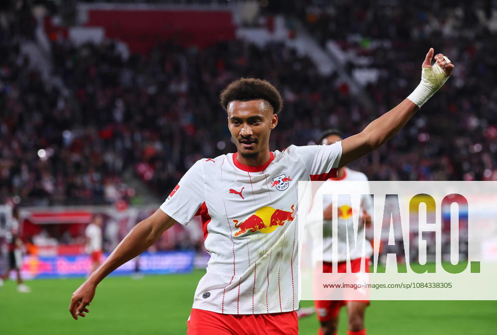 RB Leipzig - Frankfurt Bundesliga Leipzig, 10.10.2026, Red Bull Arena, Fussball, Bundesliga, Spieltag 5 , RB Leipzig vs. SG Eintracht Frankfurt 6:0 (4:0) , Tor für Leipzig zum 6:0.. Im Bild: Torschütze Tidiam Gomis (27, RB Leipzig), Torjubel ,