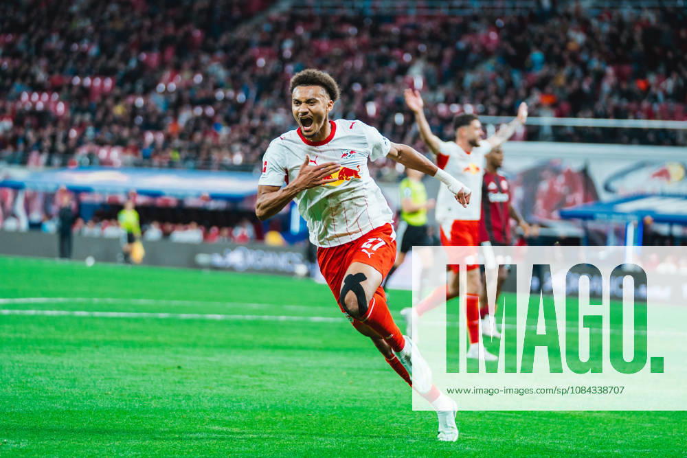 Tidiam Gomis (RB Leipzig, 27) celebrates goal number 6 for RB Leipzig RB Leipzig vs Eintracht Frankfurt, Bundesliga, Germany, Football, 26 27, GER, Leipzig, Red Bull Arena Stadium DFL regulations prohibit any use of photographs as image sequences and or quasi-video.DFL regulations prohibit any use of photographs as image sequences and or quasi-video. Leipzig Red Bull Arena, Leipzig Sachsen GER