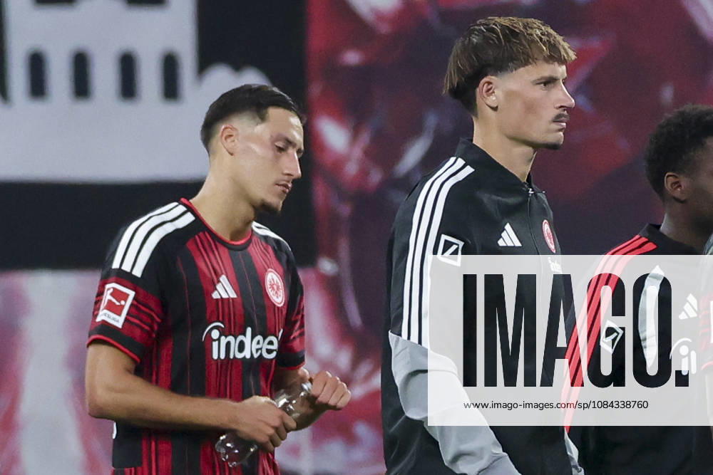 Younes Ebnoutalib (Eintracht Frankfurt) und Robin Koch (Eintracht Frankfurt) schauen enttaeuscht waehrend des spiels der 1. Bundesliga zwischen RB Leipzig und Eintracht Frankfurt, Red Bull Arena am 10. October 2026 in Leipzig, Deutschland. (Foto von Marco Steinbrenner DeFodi Images) +++ Younes Ebnoutalib (Eintracht Frankfurt) und Robin Koch (Eintracht Frankfurt) look dejected during the Bundesliga match between RB Leipzig and Eintracht Frankfurt at Red Bull Arena on October 10, 2026 in Leipzig, Germany. (Photo by Marco Steinbrenner DeFodi Images) DFB DFL REGULATIONS PROHIBIT ANY USE OF PHOTOGRAPHS AS IMAGE SEQUENCES AND OR QUASI-VIDEO. (Photo by Marco Steinbrenner DeFodi Images) -