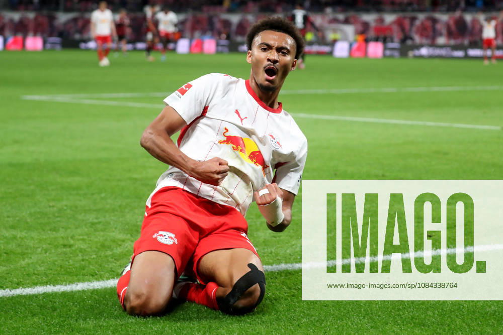 Fussball 1.Bundesliga, RB Leipzig - Eintracht Frankfurt v.l. Torjubel nach dem Tor zum celebrating the goal celebrate 6:0 durch Tidiam Gomis (RB Leipzig) Leipzig