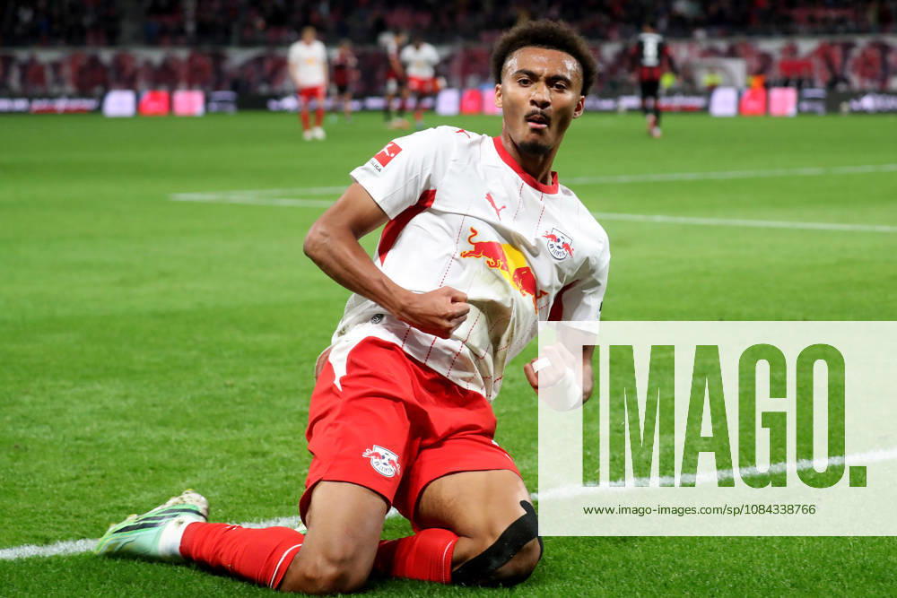 Fussball 1.Bundesliga, RB Leipzig - Eintracht Frankfurt v.l. Torjubel nach dem Tor zum celebrating the goal celebrate 6:0 durch Tidiam Gomis (RB Leipzig) Leipzig
