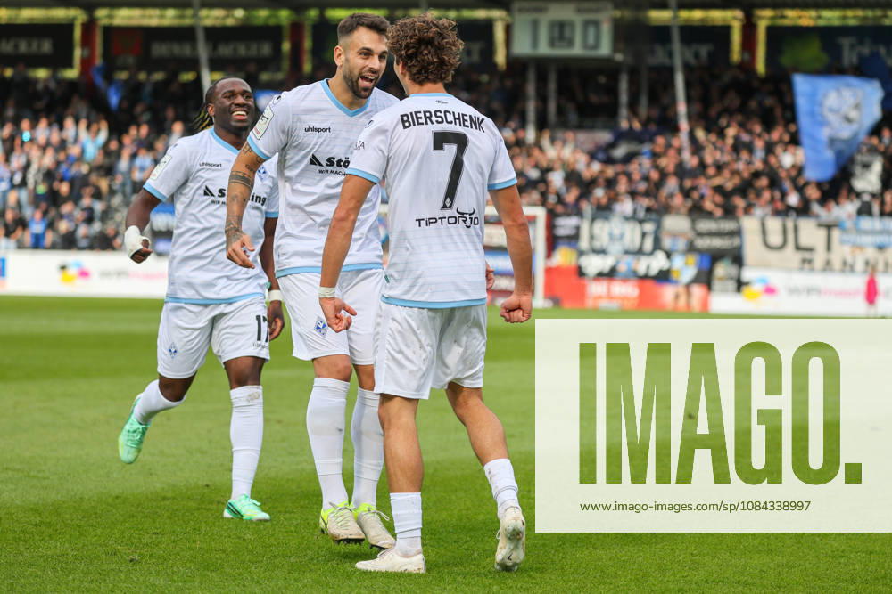 Lovis Bierschenk (SV Waldhof Mannheim, 7), Torschütze zum 1:1, Tor und Torjubel, Gestik, Freude, Emotionen mit Goncalo Gregorio (SV Waldhof Mannheim, 9), Darnell Keumo (SV Waldhof Mannheim, 17) Fussball: 3. Liga, 8. Spieltag, SG Sonnenhof Großaspach vs. SV Waldhof Mannheim am 10.10.2026 in Aspach-Großaspach (WIRmachenDRUCK Arena), Deutschland Aspach-Großaspach WIRmachenDRUCK Arena Deutschland
