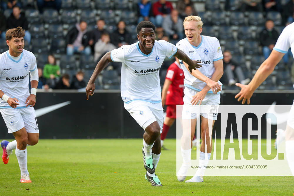 Olu Ogbemudia (SV Waldhof Mannheim, 14), Torschütze zum 1:2, Tor und Torjubel, Gestik, Freude, Emotionen Fussball: 3. Liga, 8. Spieltag, SG Sonnenhof Großaspach vs. SV Waldhof Mannheim am 10.10.2026 in Aspach-Großaspach (WIRmachenDRUCK Arena), Deutschland Aspach-Großaspach WIRmachenDRUCK Arena Deutschland