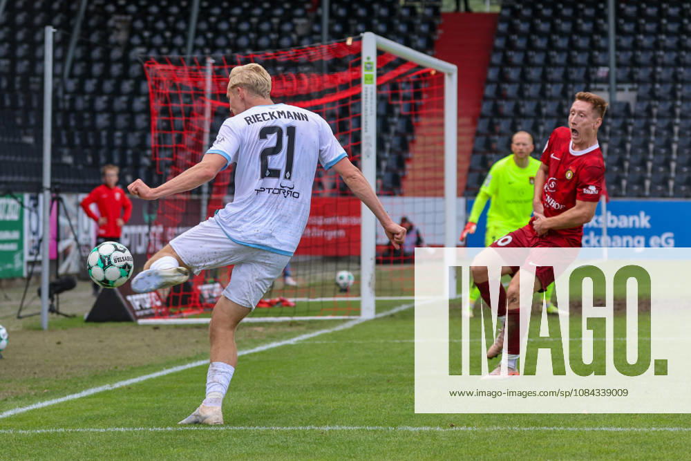Julian Rieckmann (SV Waldhof Mannheim, 21) beim Schuss Fussball: 3. Liga, 8. Spieltag, SG Sonnenhof Großaspach vs. SV Waldhof Mannheim am 10.10.2026 in Aspach-Großaspach (WIRmachenDRUCK Arena), Deutschland Aspach-Großaspach WIRmachenDRUCK Arena Deutschland