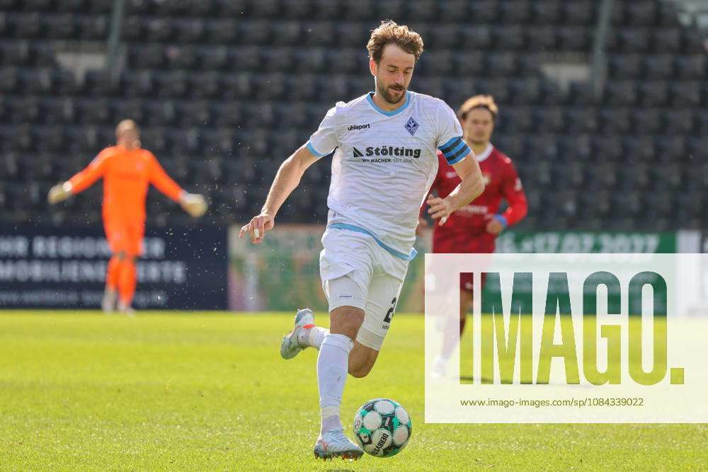 Lukas Klünter (SV Waldhof Mannheim, 24) Fussball: 3. Liga, 8. Spieltag, SG Sonnenhof Großaspach vs. SV Waldhof Mannheim am 10.10.2026 in Aspach-Großaspach (WIRmachenDRUCK Arena), Deutschland Aspach-Großaspach WIRmachenDRUCK Arena Deutschland