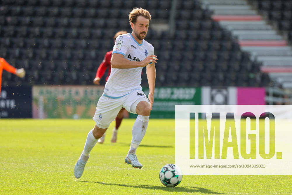 Lukas Klünter (SV Waldhof Mannheim, 24) Fussball: 3. Liga, 8. Spieltag, SG Sonnenhof Großaspach vs. SV Waldhof Mannheim am 10.10.2026 in Aspach-Großaspach (WIRmachenDRUCK Arena), Deutschland Aspach-Großaspach WIRmachenDRUCK Arena Deutschland