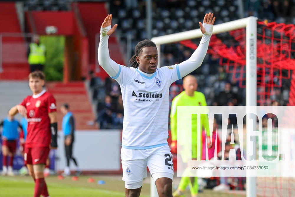 Nolan Muteba N Tumba (SV Waldhof Mannheim, 29) Fussball: 3. Liga, 8. Spieltag, SG Sonnenhof Großaspach vs. SV Waldhof Mannheim am 10.10.2026 in Aspach-Großaspach (WIRmachenDRUCK Arena), Deutschland Aspach-Großaspach WIRmachenDRUCK Arena Deutschland